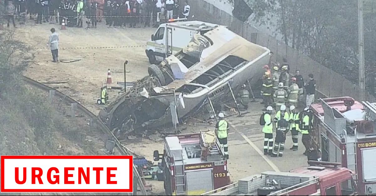 Ônibus com torcedores do Corinthians sofre acidente, deixa várias vítimas fatais e feridos presos nas ferragens 30 FN+