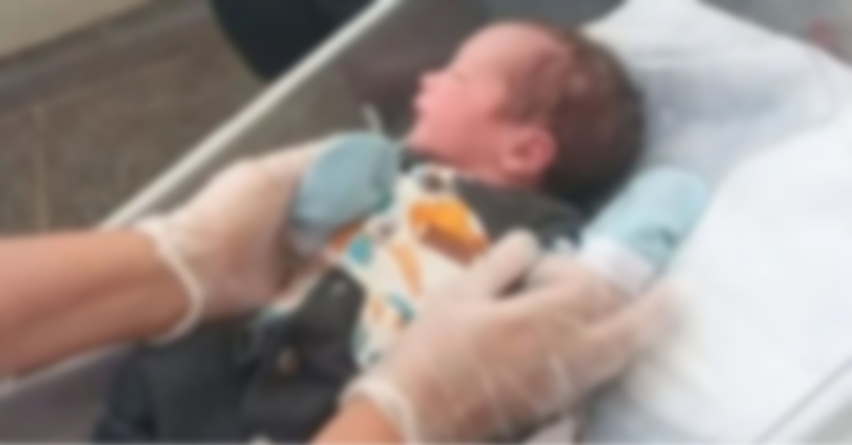 Bebê de 2 meses falece após enfermeira realizar lavagem nasal em UPA; pais contam que ela fez procedimento errado 31 FN+