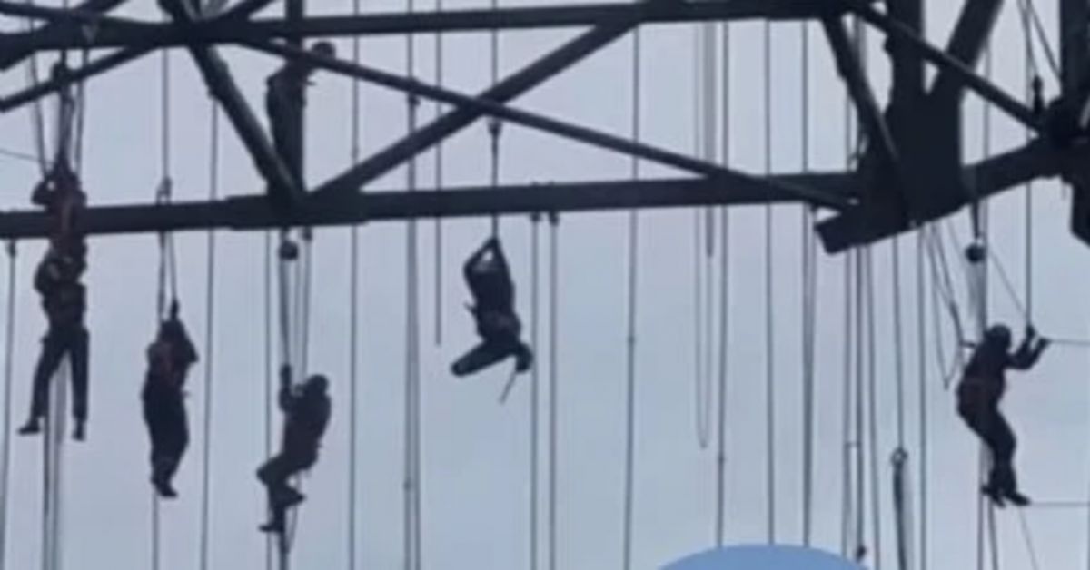 Operários ficam pendurados no 33 andar após a queda de um andaime em um canteiro de obras 31 FN+