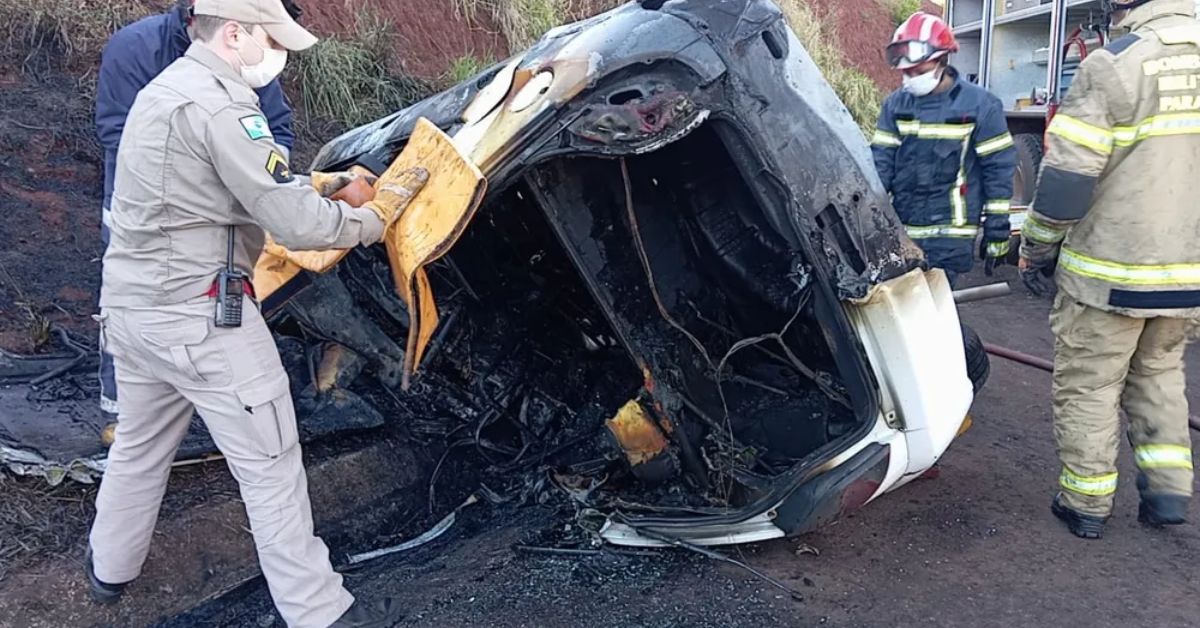 Carro incendeia e todos os ocupantes perdem suas vidas na PRC-158 31 FN+