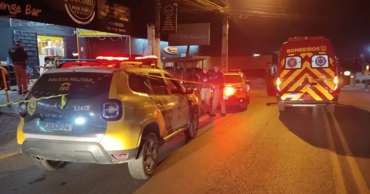Atirador dispara contra estabelecimento, tira a vida de 2 pessoas e fere outras 4; vídeo expõe momento e motivo é divulgado 31 FN+