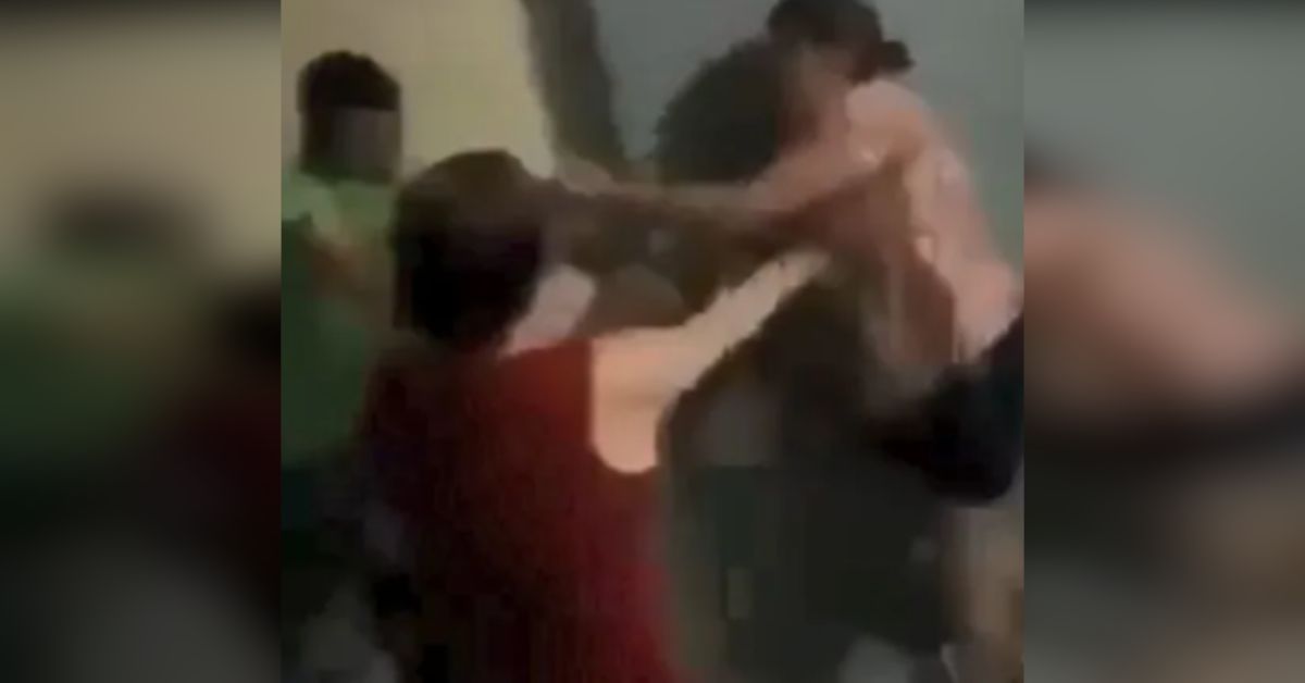 Mulher flagra seu marido com sua própria mãe em motel; vídeo 31 FN+