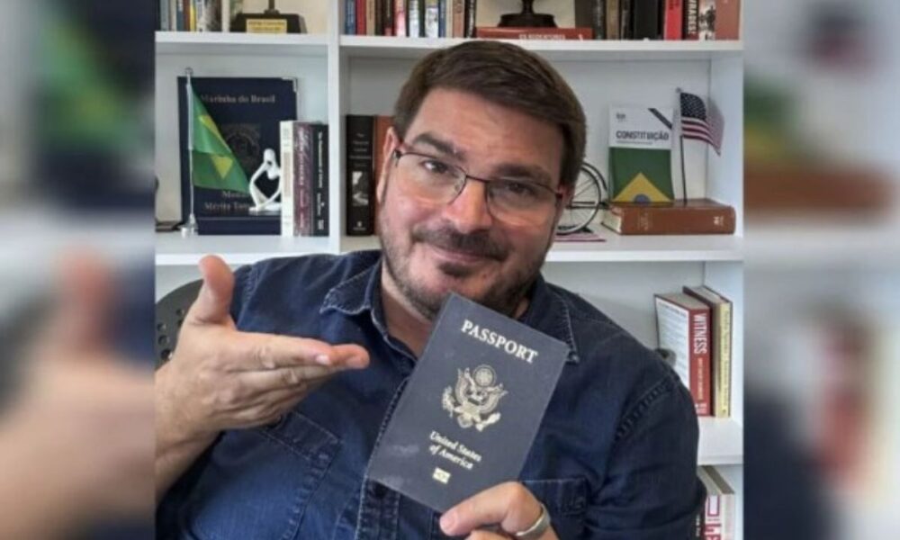 Constantino recebe cidadania dos EUA e ironiza Moraes em foto 37 constantino 1000x600.jpg
