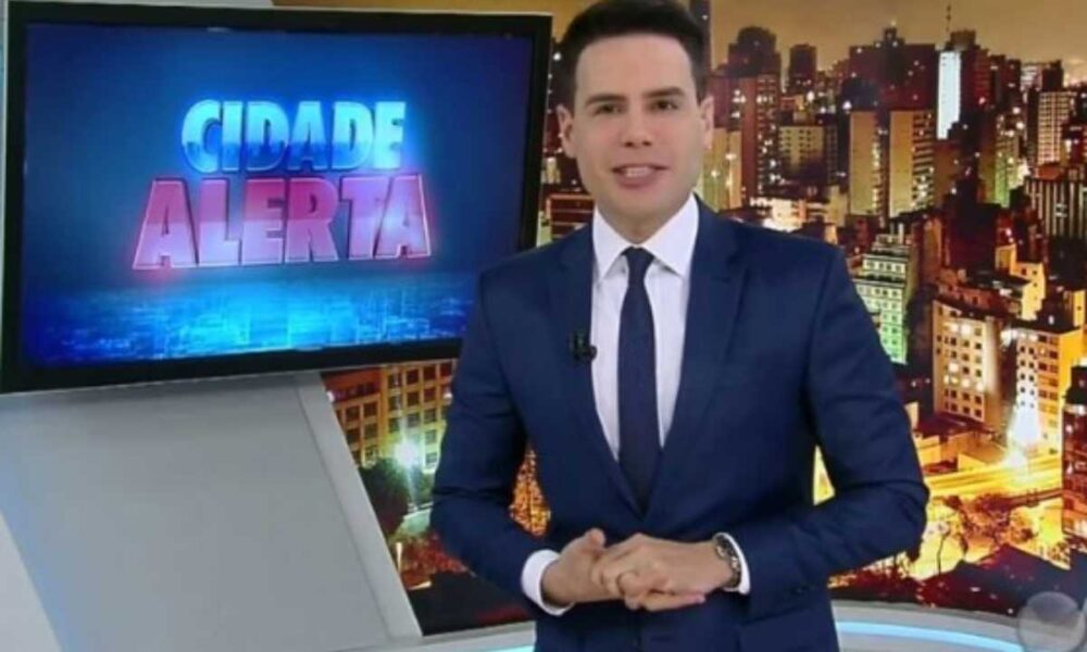 Luiz Bacci abandona jornal ao vivo ao receber terrível notícia envolvendo a própria família 37 luiz bacci 1000x600.jpg
