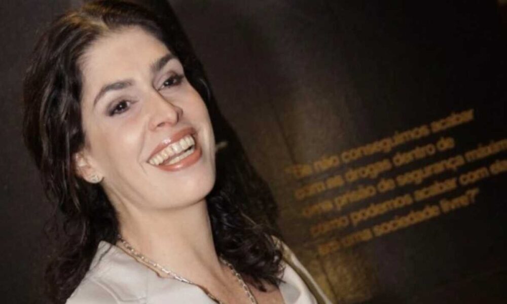 Ex-governanta fala em rotina de humilhação com Paula Lavigne 37 paula lavigne 1000x600.jpg