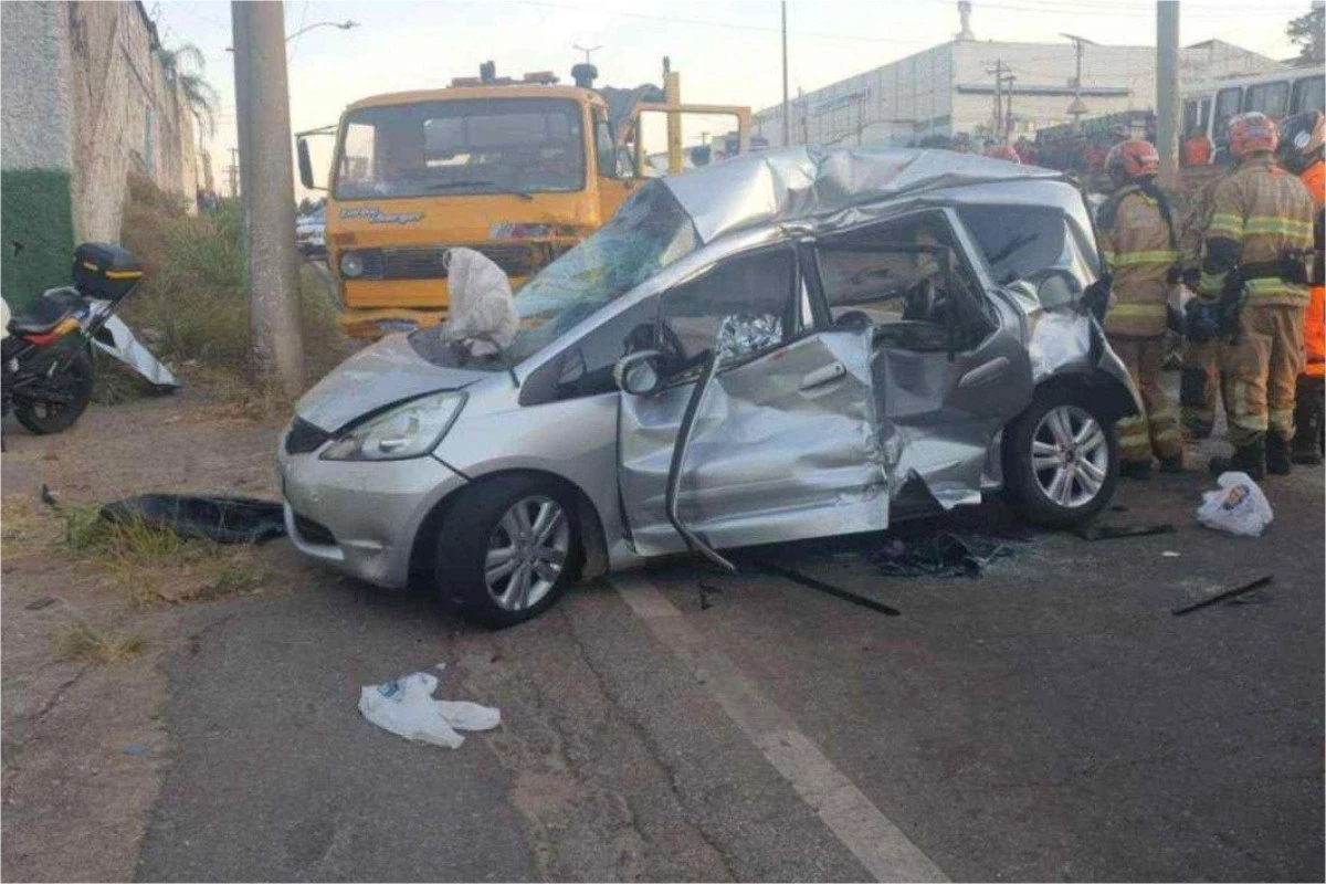 Acidente envolvendo carros e caminhão deixa um morto e vários feridos, incluindo uma criança 31 1News Brasil
