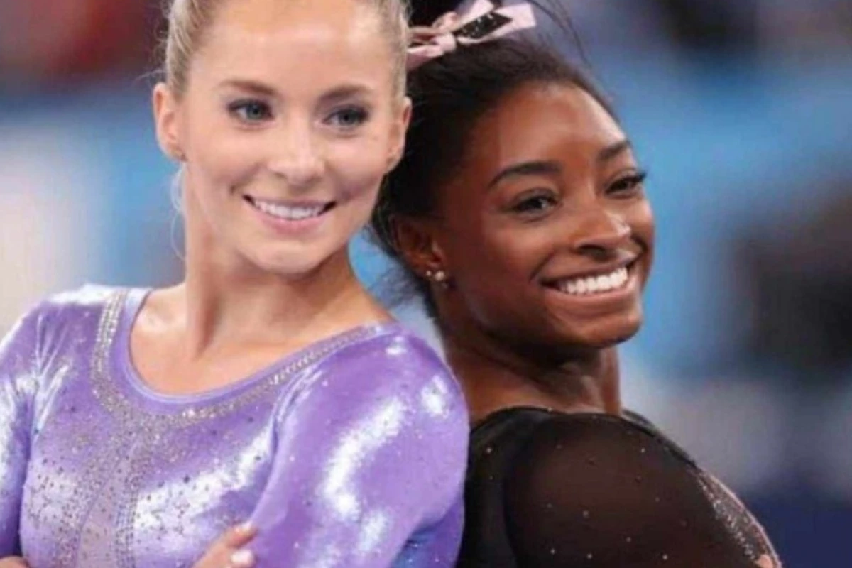 Simone Biles rebate críticas de ex-colega após conquista olímpica: ‘Sem talento, preguiçosas e campeãs’ 31 1News Brasil