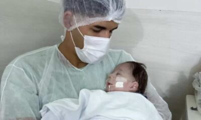 cantor ze vaqueiro com o filho no colo 1000x600.jpg