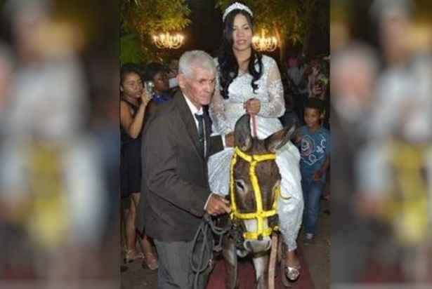 Lembra da Stefhany Absoluta, que foi detonada após casar com idoso rico? Ela está irreconhecível 49 1723457874 515 Lembra da Stefhany Absoluta que foi detonada apos casar com