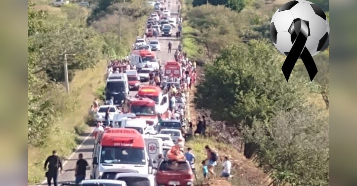 Acidente com time de futebol deixa vítimas fatais, feridos e mobiliza os socorristas do Corpo de Bombeiros 31 Acidente com time de futebol deixa vitimas fatais feridos e.jpg