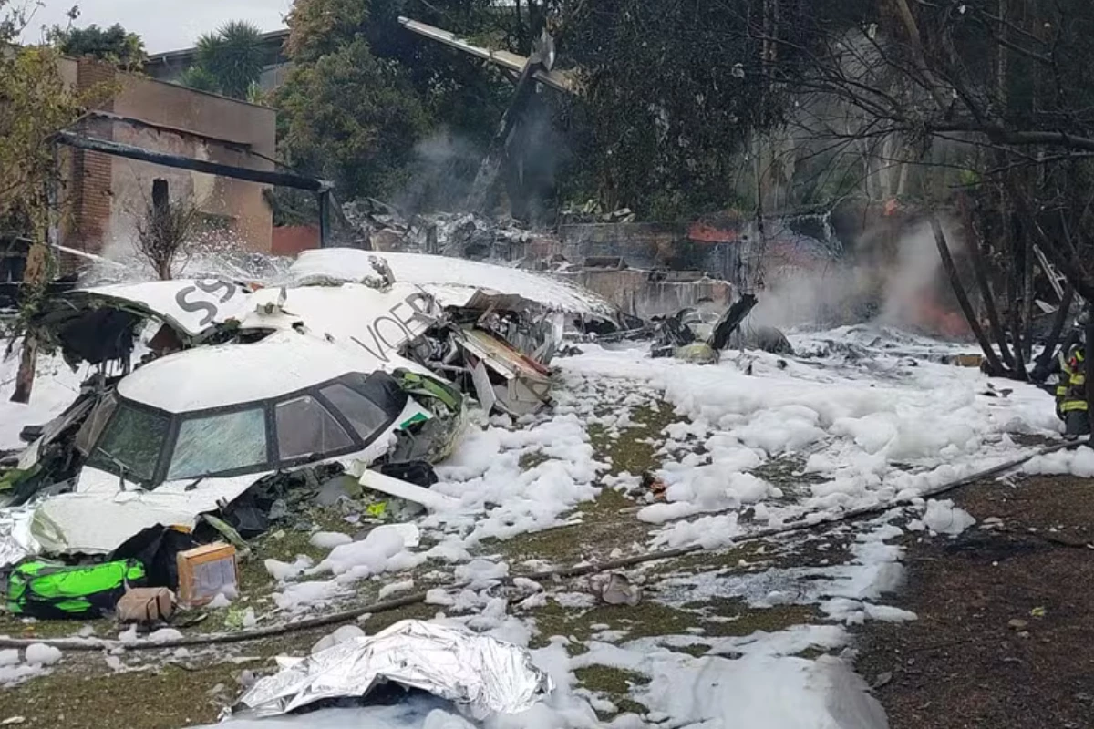 Especialistas apontam que voo 2283 sofreu possível perda de sustentação antes do impacto da queda 31 1News Brasil