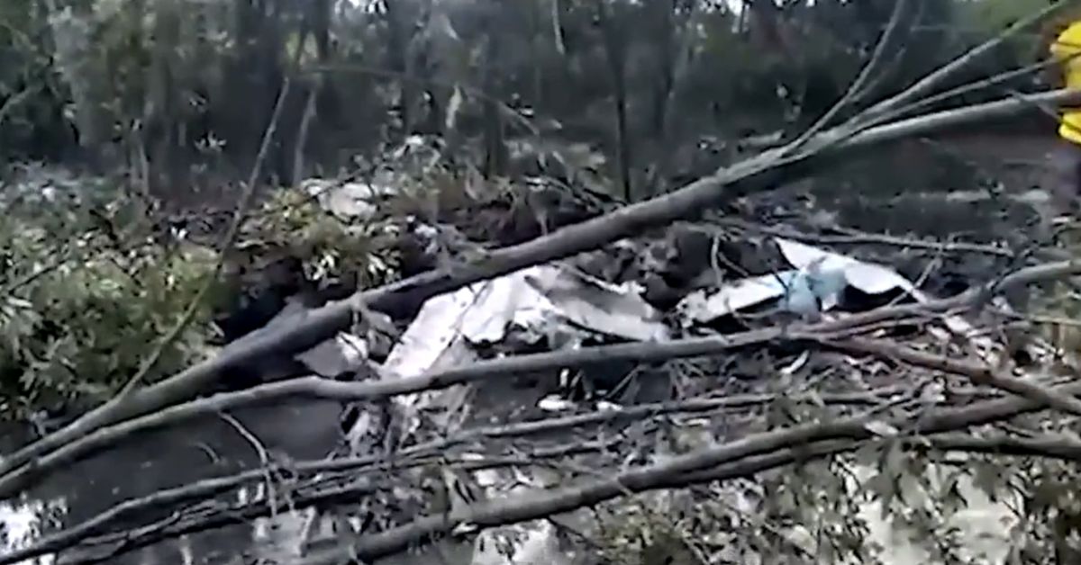 Queda de avião que transportava turistas deixa rastro de destruição e ao que tudo indica não há sobreviventes 31 Queda de aviao que transportava turistas deixa rastro de destruicao.jpg