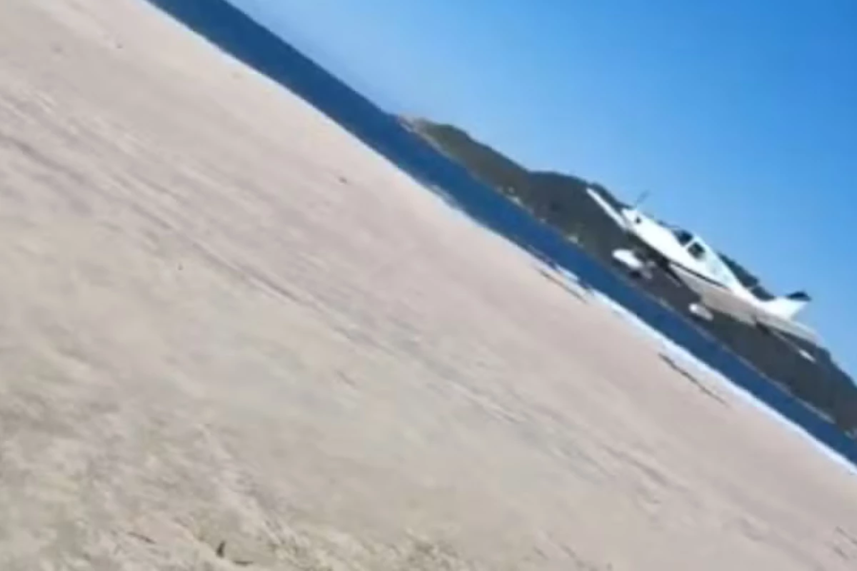 Vídeo mostra avião fazendo pouso inesperado em SC; polícia e FAB investigam a causa 31 1News Brasil