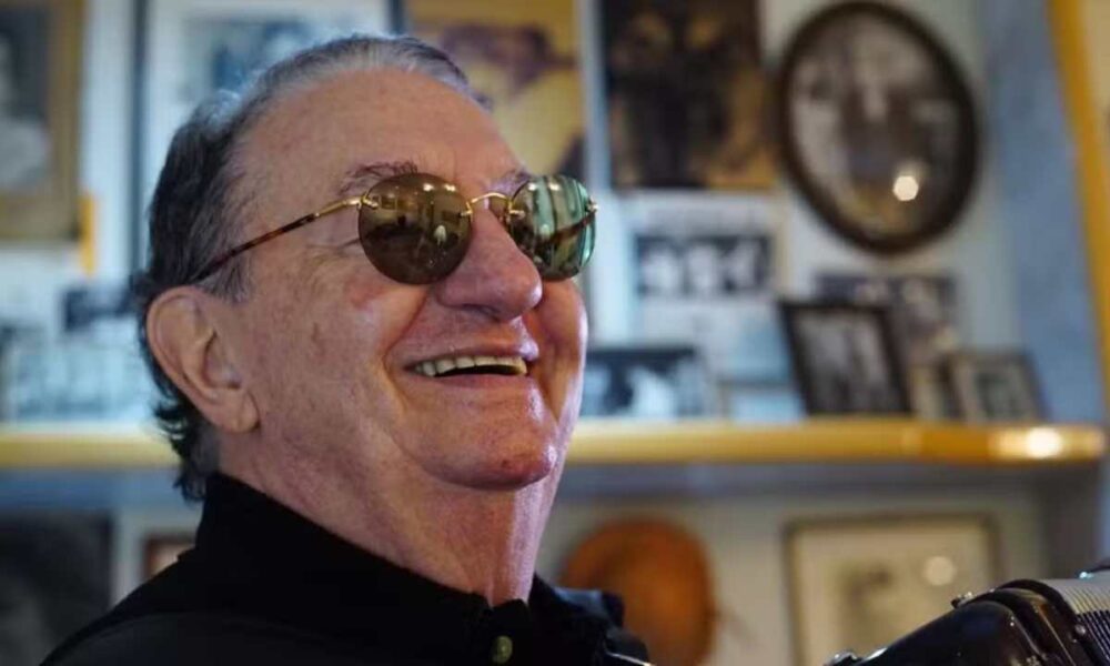 Caçulinha, músico do Domingão do Faustão, morre aos 86 anos 40 caculinha 1000x600.jpg