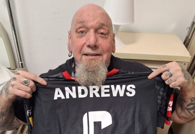 Primeiro vocalista do Iron Maiden, Paul Di'Anno, morre aos 66 anos 44 Di'Anno estave na Croácia fazendo tratamento para recuperar o movimento das pernas | Facebook/Paul Di'Anno