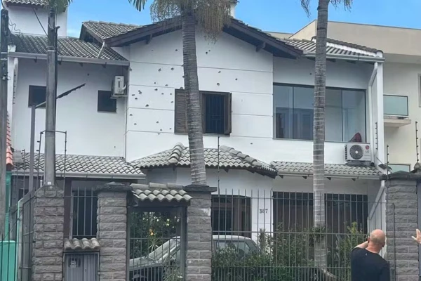 Imagens de como ficou a casa em Novo Hamburgo apos