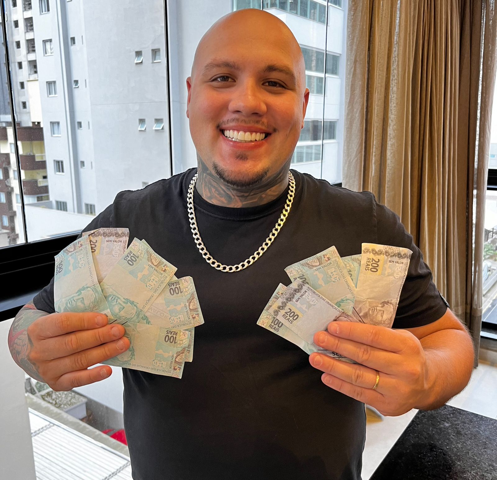 Jhony do bem faz ação beneficente valendo 1000 reais, Entenda! 31 Transforme Suas Finanças com Jhony do Bem: Concorra a R$ 1.000 em Compras!