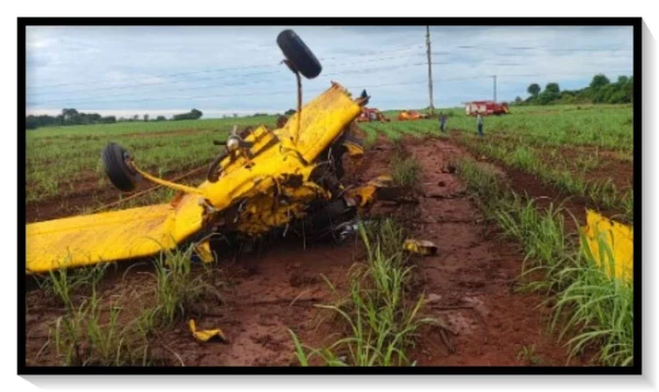 Aviao acaba de cair em Goias bombeiros chegam ao local