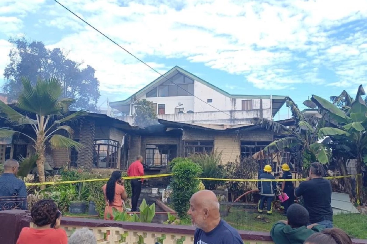 Ministra da Educação de Trindade e Tobago falece carbonizada, com os dois filhos, durante incêndio na casa da família 34 1News Brasil