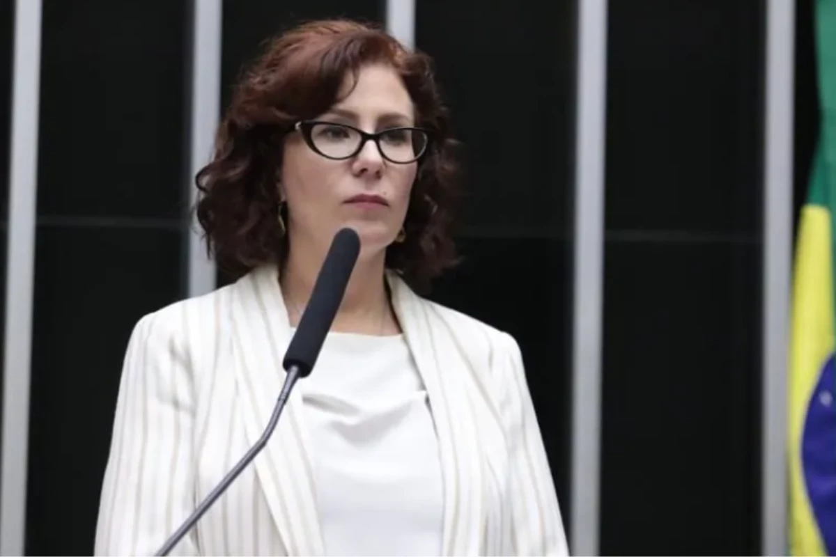 Carla Zambelli tem mandato em risco por desinformação eleitoral; caso pode torná-la inelegível por oito anos 31 1News Brasil