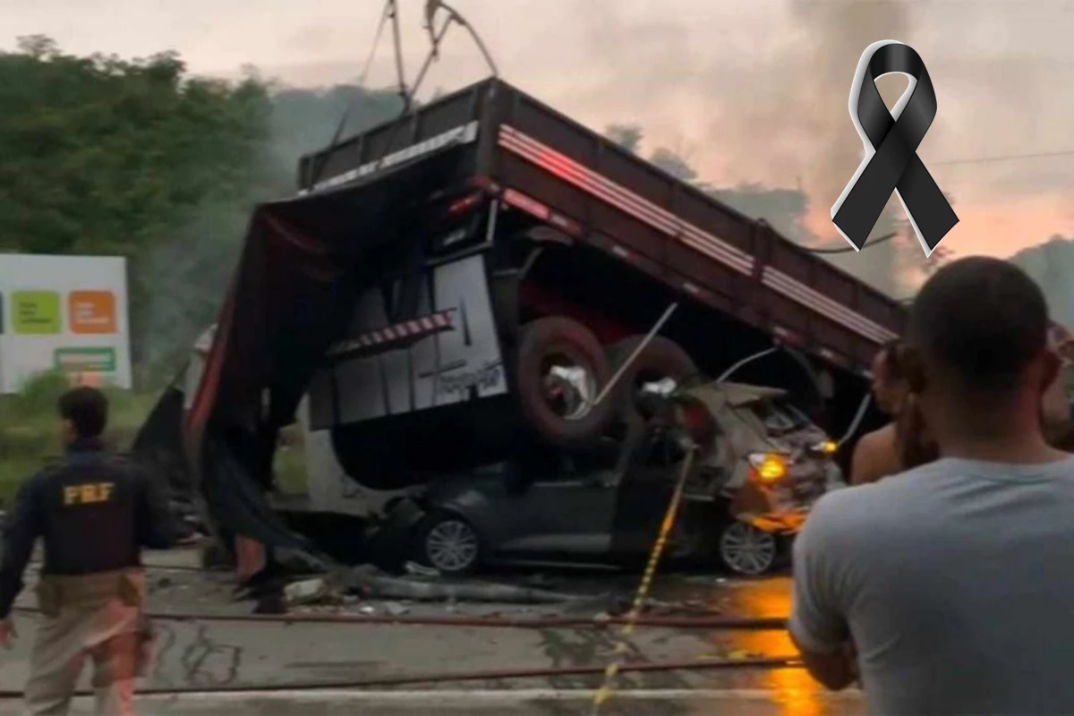 acidente com ônibus mata 18 pessoas na BR-116 e socorristas agem no local 31 1News Brasil