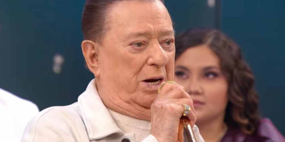 Emocionado, Raul Gil faz último programa no SBT; vídeo! 31 raul gil se despede do sbt.jpg
