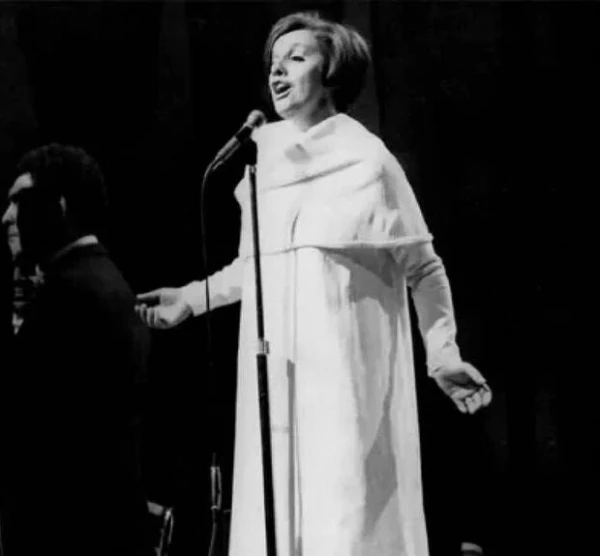 Morre grande atriz e cantora que atuou ao lado de