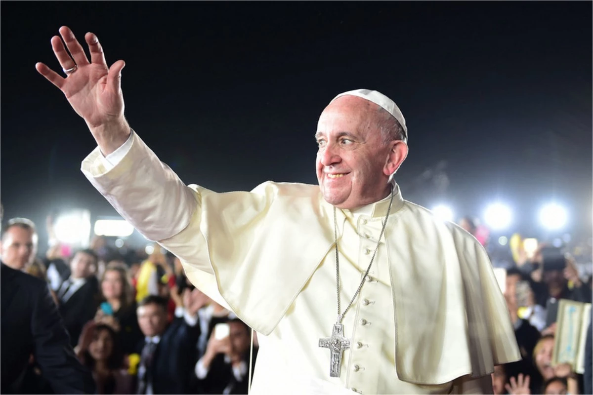 Vídeo mostra Papa Francisco brincando com cachorro durante apresentação de circo no Vaticano 31 1News Brasil
