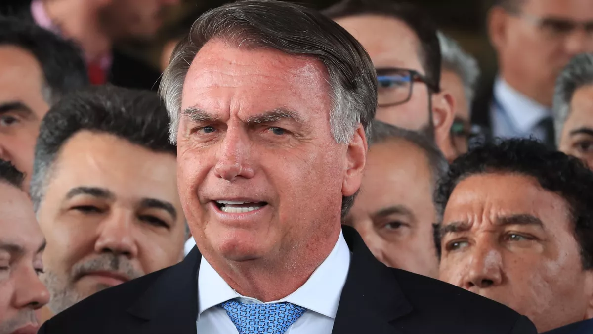 Ainda acredito em milagre diz Bolsonaro sobre absolvicao.webp