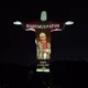 Cristo Redentor homenageia papa Leao XIV com projecao historica.webp