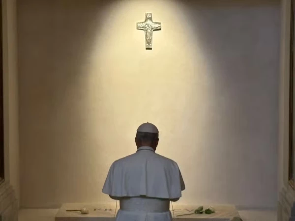 Esta e a imagem do papa Leao XIV visitando o
