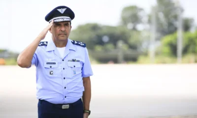 Ex chefe da FAB disse que sofreu pressao por nao.webp