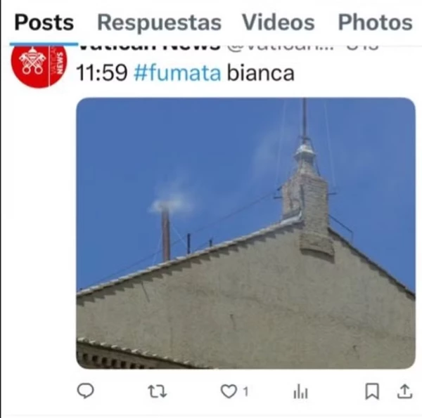 Fumaca branca que anuncia que um novo papa foi eleito