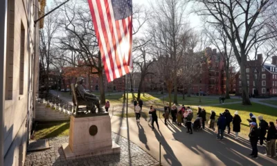Harvard processa governo Trump por proibicao de estudantes estrangeiros.webp