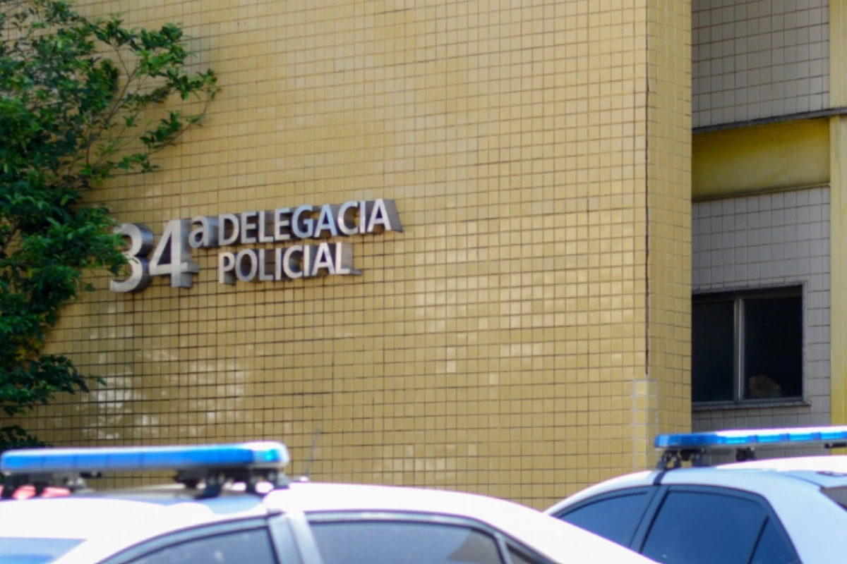 Menina de 4 anos morre com pescoço preso em portão após ser deixada sozinha 30 1News Brasil