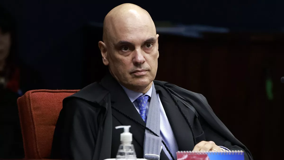 Moraes manda PF liberar a Bolsonaro download de provas.webp