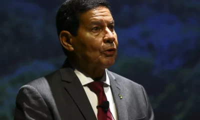 Mourao chama 81 de baderna e diz que estava.webp