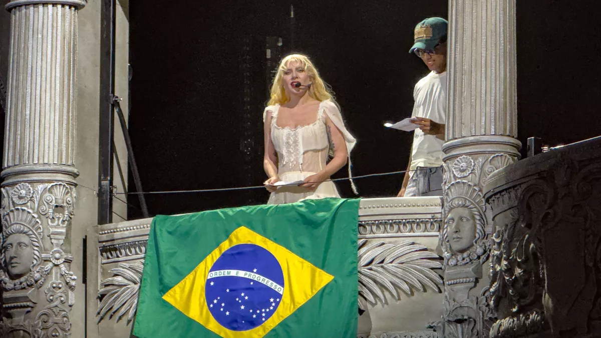 Operacao em show de Lady Gaga e vitrine para.webp