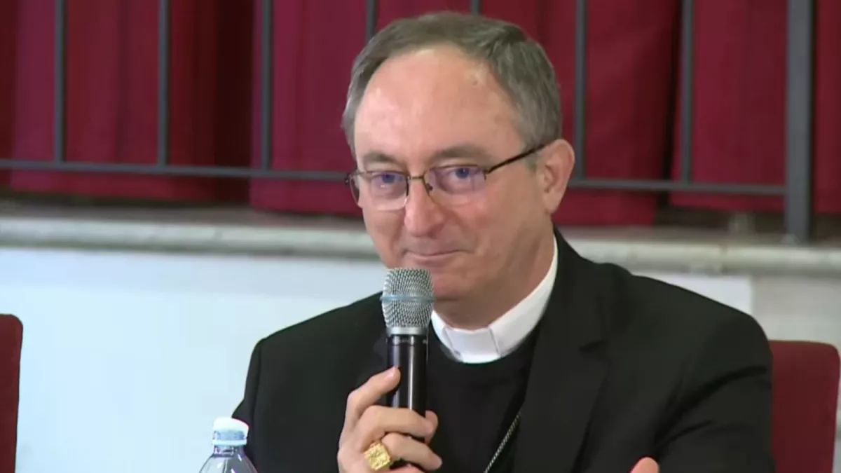 Papa Leao XIV continuara busca pela paz diz arcebispo.webp