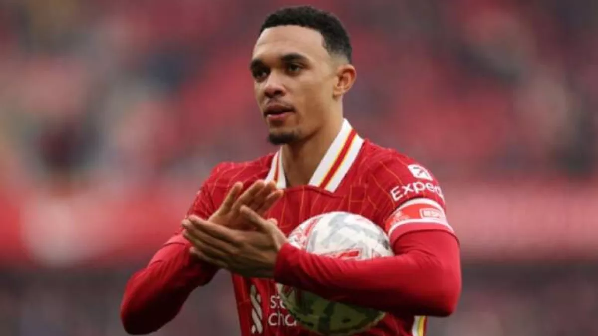 Saida de Alexander Arnold do Liverpool revolta torcedores nas redes.webp