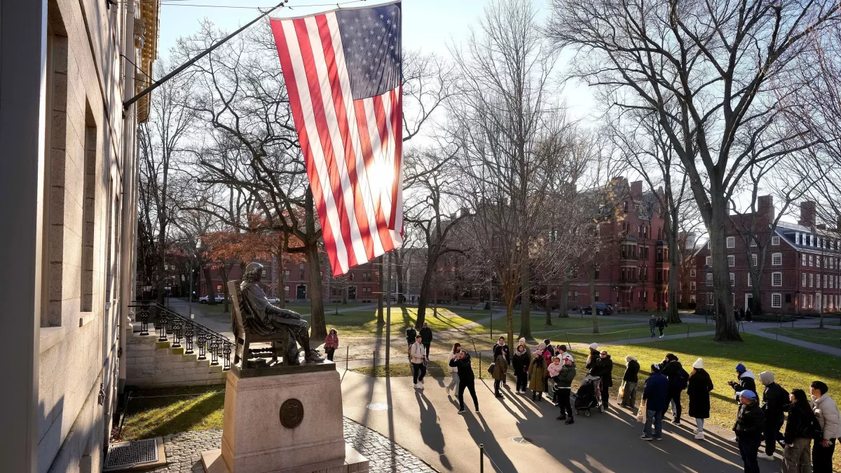 Universidades estrangeiras tentam atrair estudantes apos ataques de Trump.webp