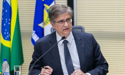 E preciso asfixiar o sistema diz Gonet sobre combate.webp
