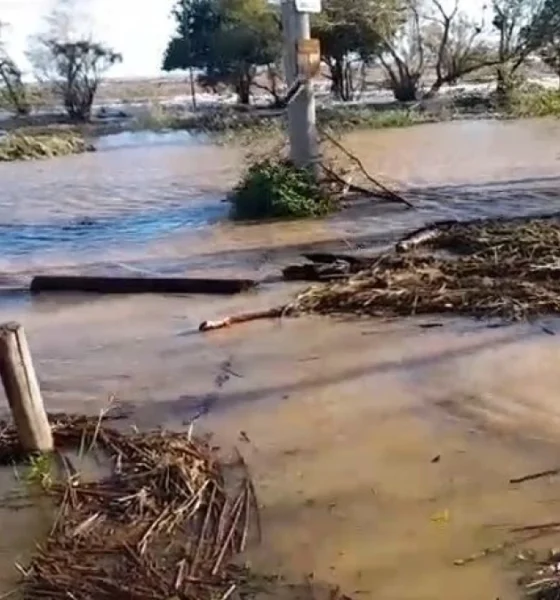 Guaiba atinge cota de inundacao no Cais Maua em.webp