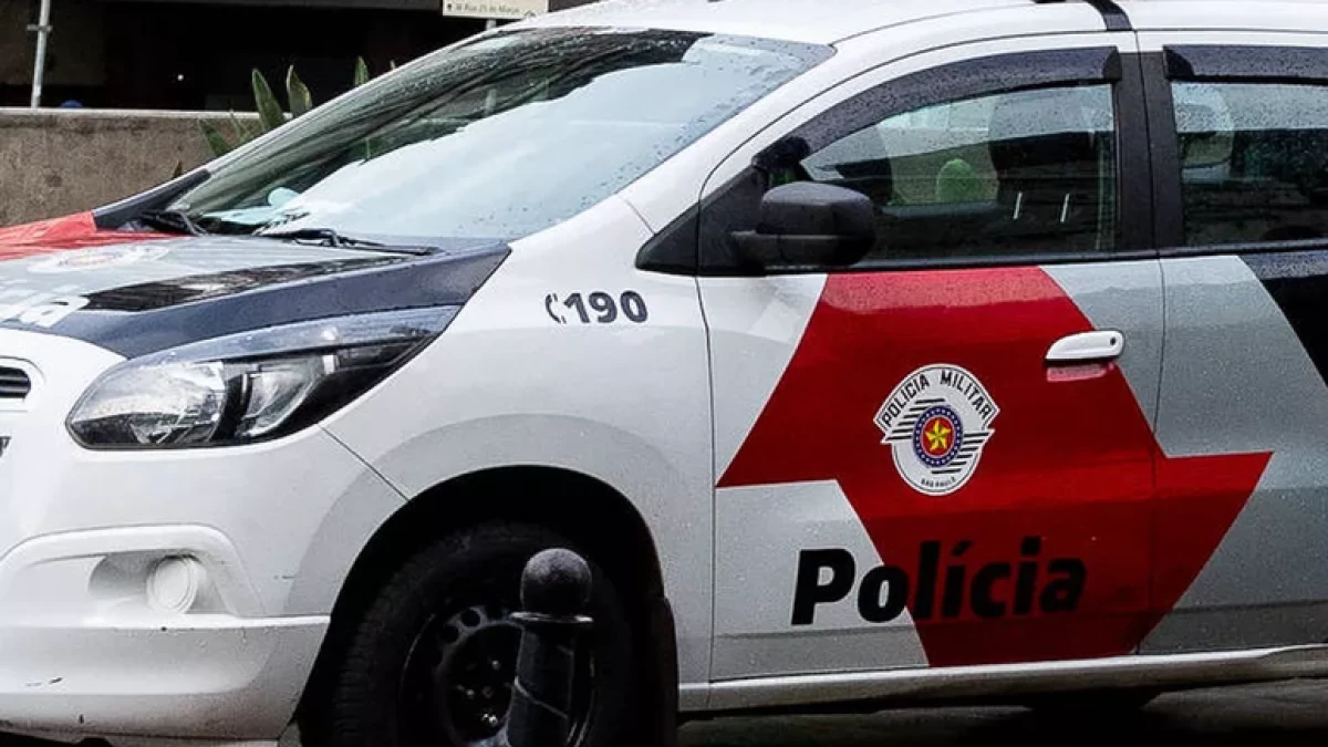 Jovem e presa suspeita de matar companheiro a facadas.webp