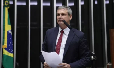 Lindbergh fala a PF nesta segunda sobre acao contra.webp