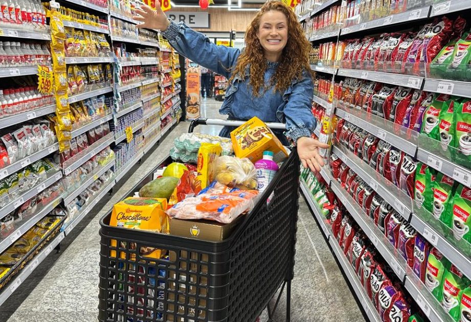 Últimos dias para concorrer a R$ 2.000 em compras! Participe com a Carol Gomes agora e não fique de fora! 31 Você merece esse presente! Participe com a Carol Gomes e tenha a chance de ganhar R$ 2.000 em compras. Inscreva-se agora!