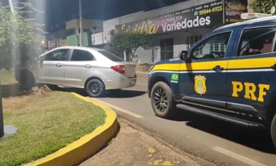 homem tenta fugir da policia e bate em placa de.webp