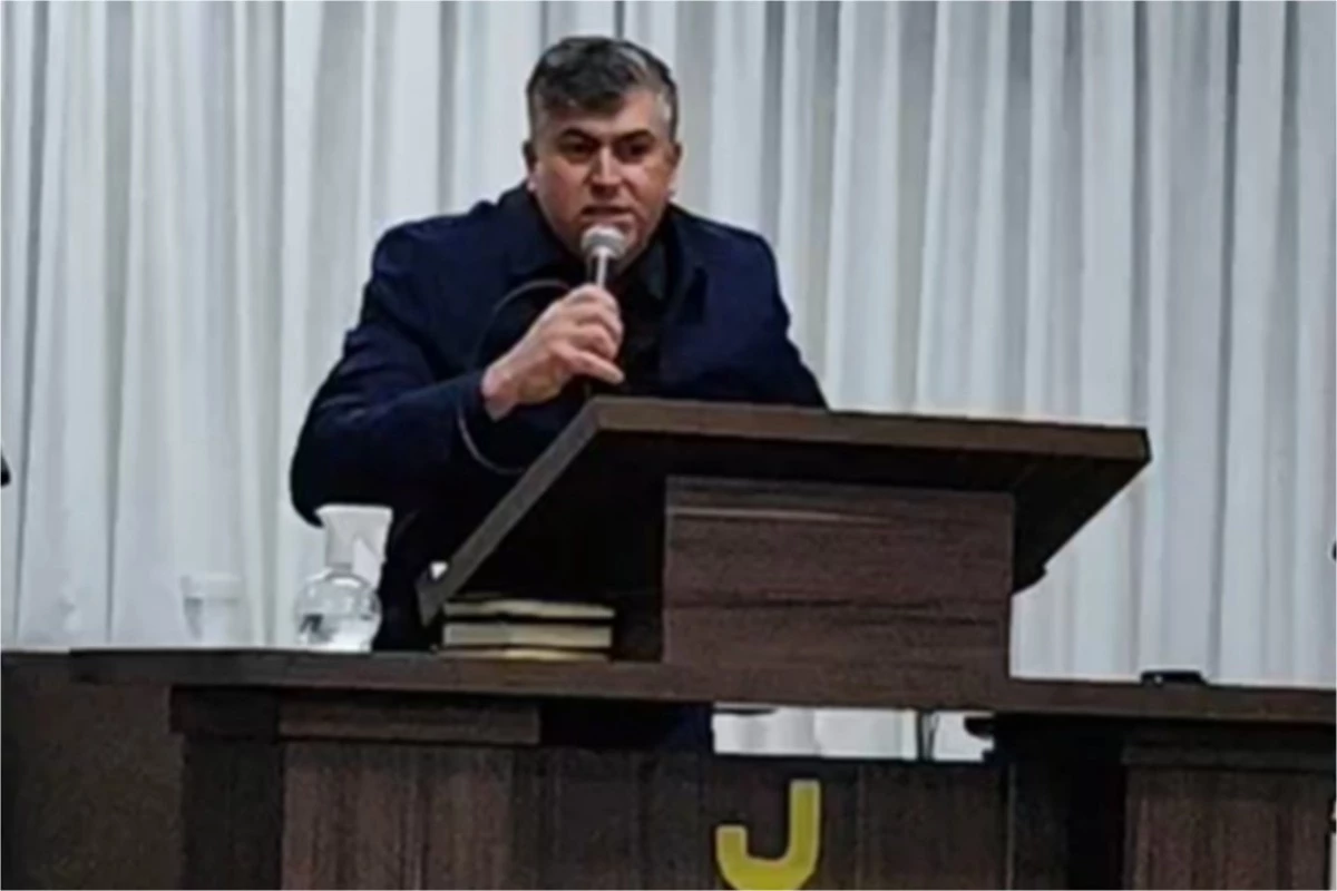 pastor morre durante culto transmitido online; ele passou mal no momento da pregação 31 1News Brasil