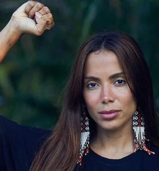 Anitta perde a paciencia com comentario de fa e.webp