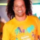 Ele participou do BBB mas agora esta em situacao.webp